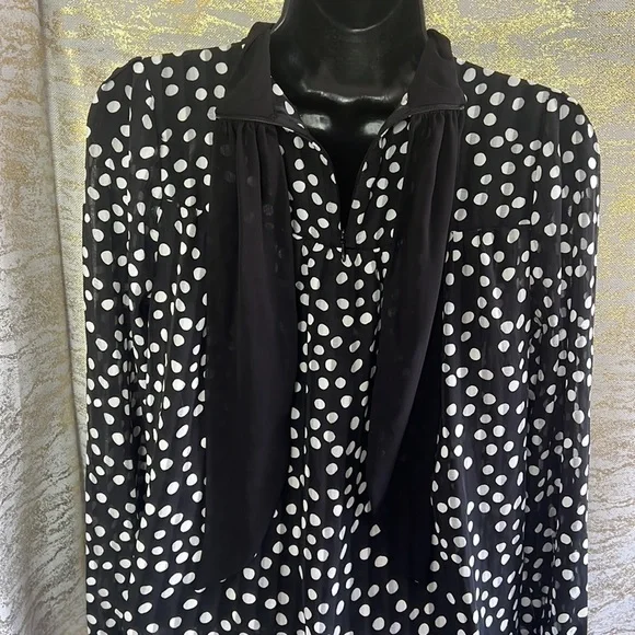 Zara Womenβs Accordion Pleat Mock Neck Bow Tie Blouse Size XS - Picture 9 of 17